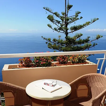 Ocean Gardens 4*