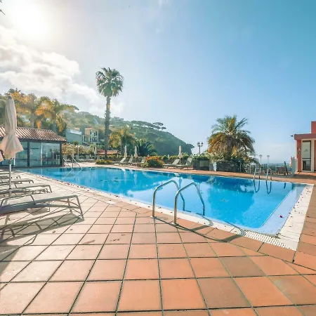 Ocean Gardens 4*