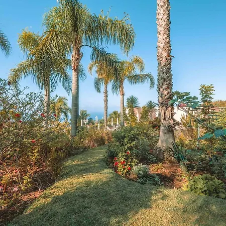 Ocean Gardens Hotel 4*
